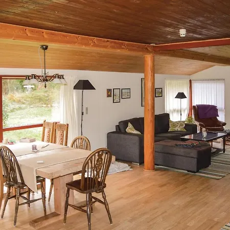 Two-bedroom Holiday In בית נופש *